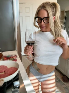 Want to taste me or my hamburger