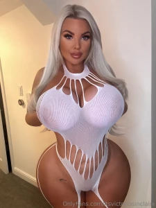 Do you like my curves from the front