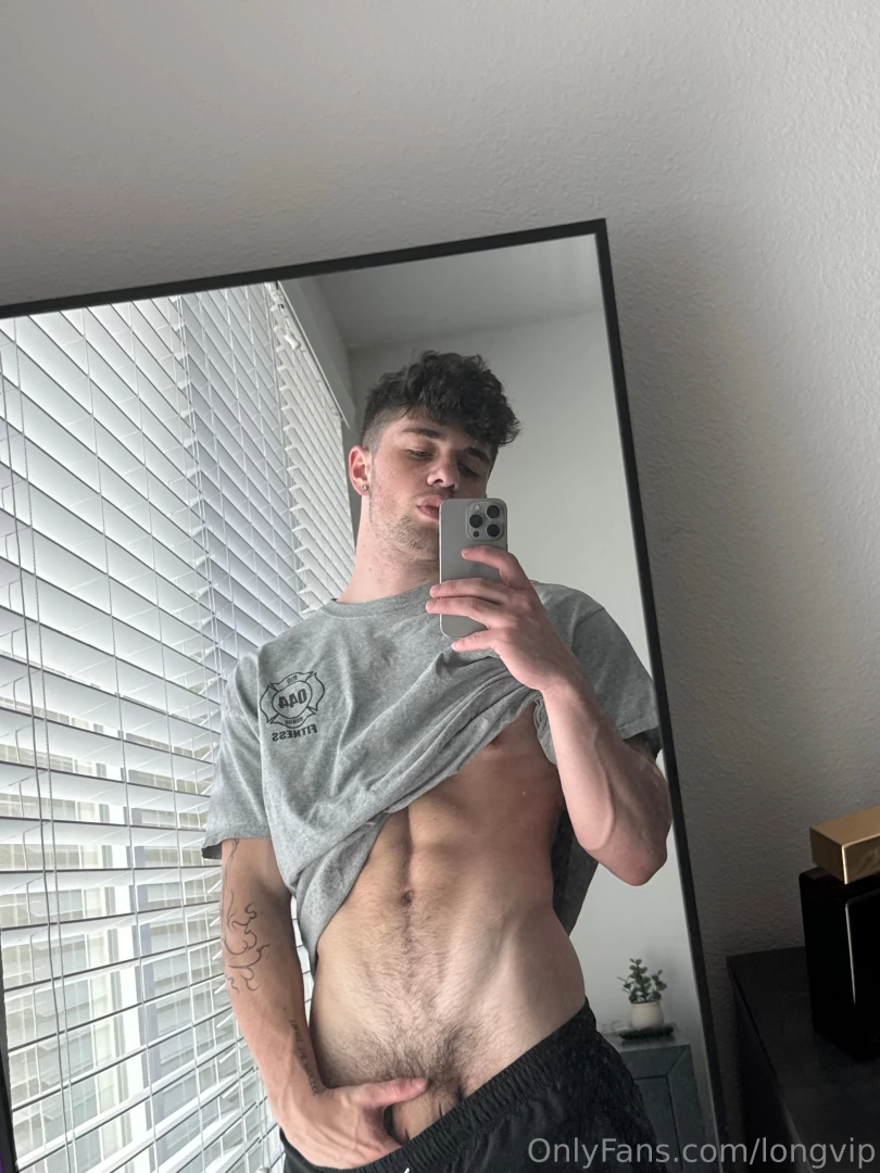Hey studs i m giving access to my personal snapchat if you want to 