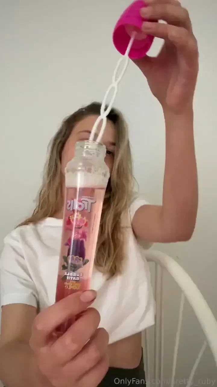 Do you like playing with soap bubbles i ll play with you 