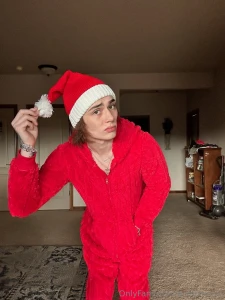 Oh fuckkkkkk santa s cummin early are you naughty or nice vote and