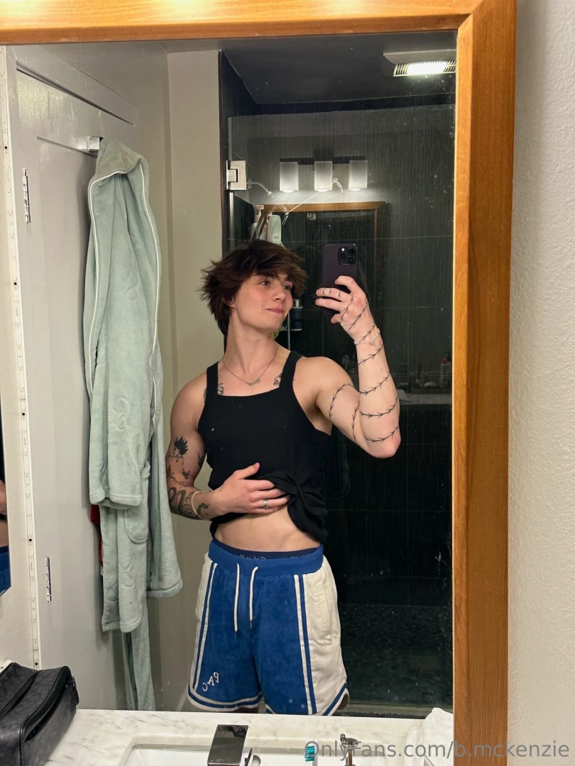 Checkin in happy monday 