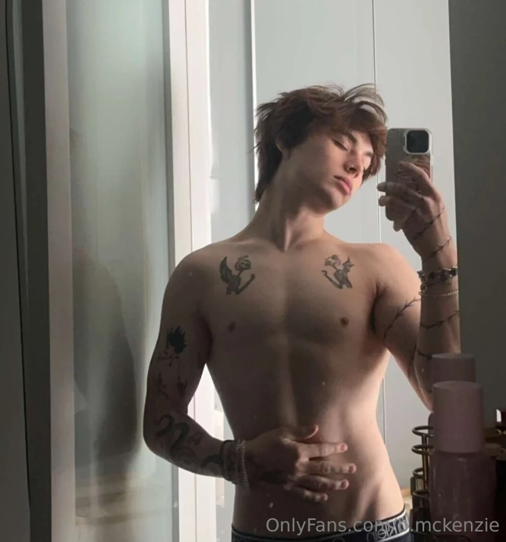 Drop me a dm lets chat a bit before i sleep 