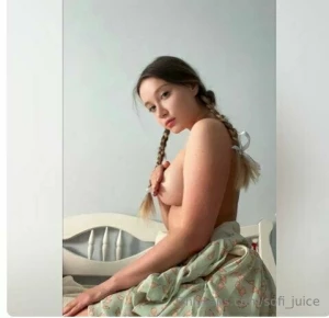 This sweet college girl lilly_lil with dirty thoughts will blow your part 77