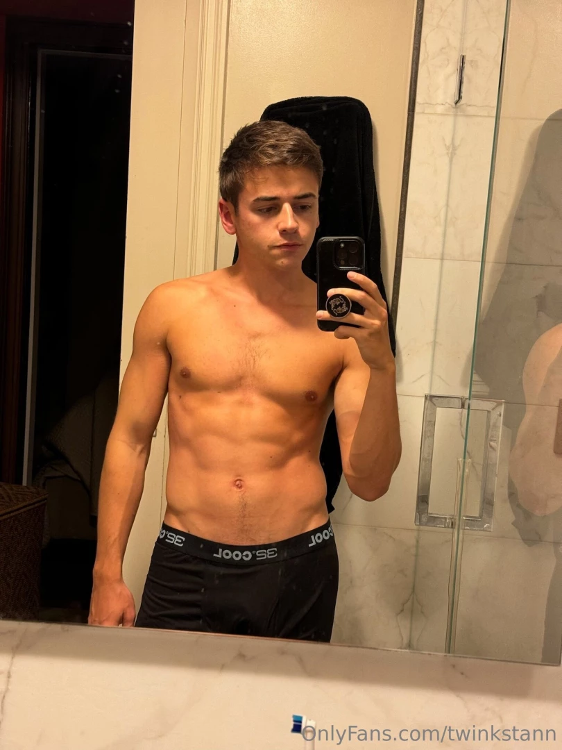 Middle of the night lighting hits different 