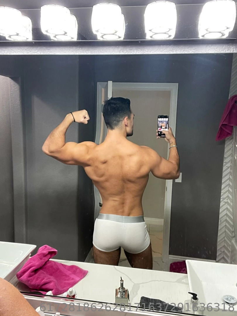 Come chat with me baby and lets have some fun 