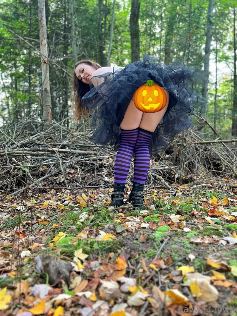Full halloween photo series posted on vip page ravyn_crow my vip part 2 