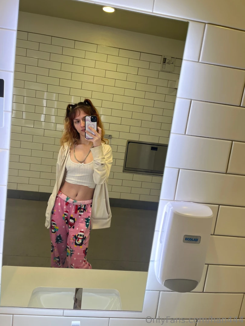 Keep forgetting to post oopsie merry christmas 