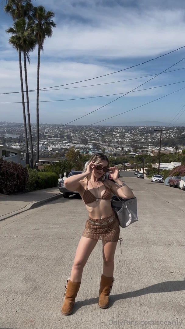 Serving body and a view wanna see more of me 