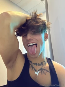 Swipe for a lick part 1