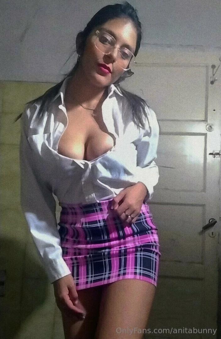 Hello darling can you help me choose my halloween costume 