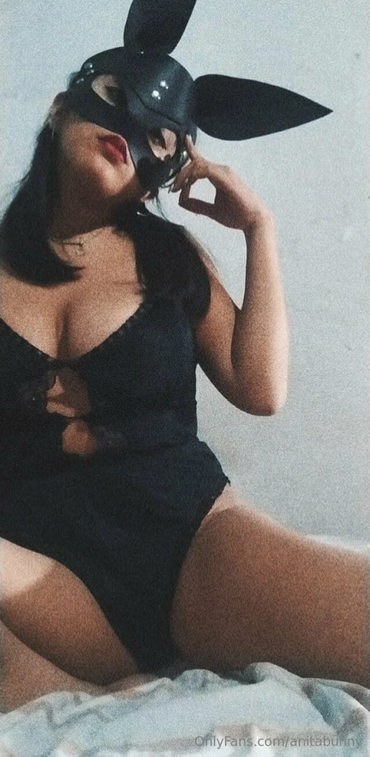 Hello darling can you help me choose my halloween costume part 2 