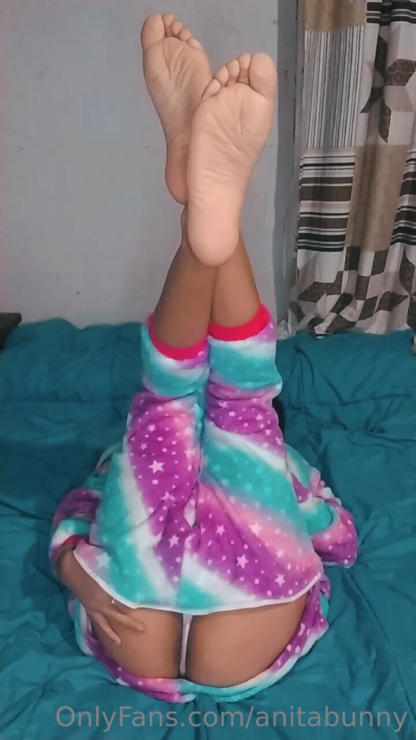 Who else likes feet 