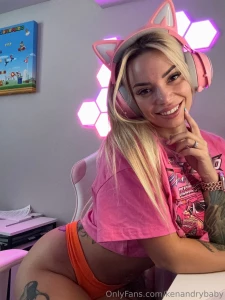 Hurry hurry hurry first fan to drop 15 gets 150 worth of naughty