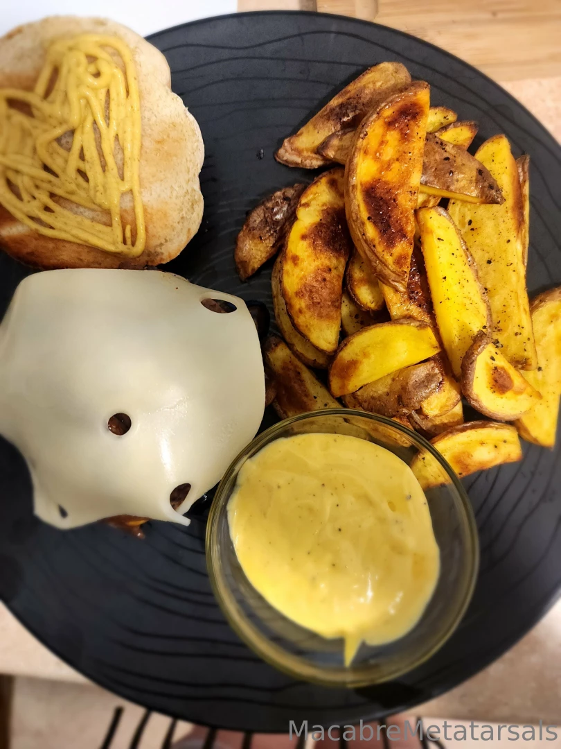 Shroom amp swiss burgers with potato wedges and creamynhoney dijon 