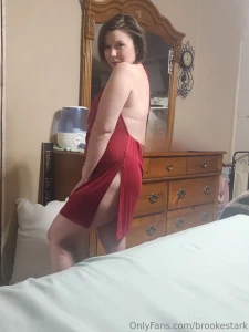 I bought a new dress to wear out should i do a set using this dress