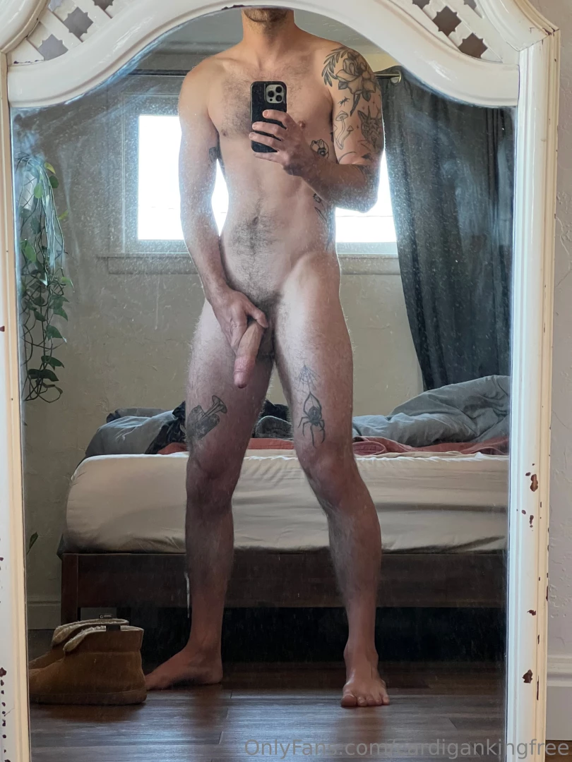 Hmu for dirty custom videos i m a professional dirty talker with huge part 2 