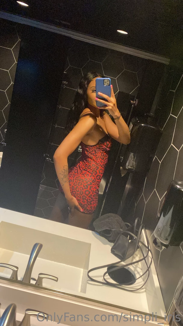 Like my dress it looks even better off 