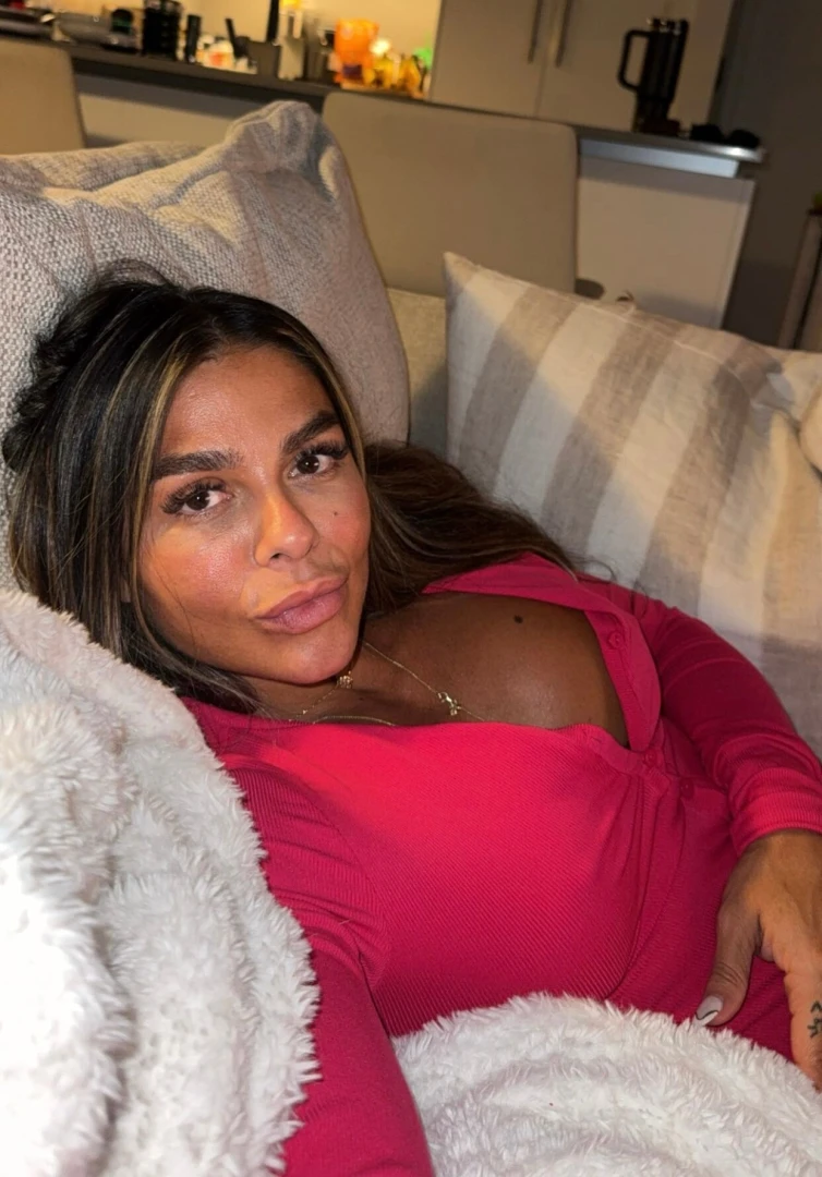 Someone entertain me i m bored 