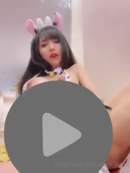 Cow s milk cosplay clip horny enough to teasing her pussy spreading 