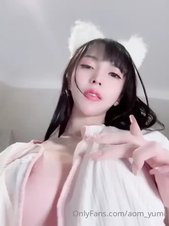 Hello darling who is waiting for the new clip of yumi 