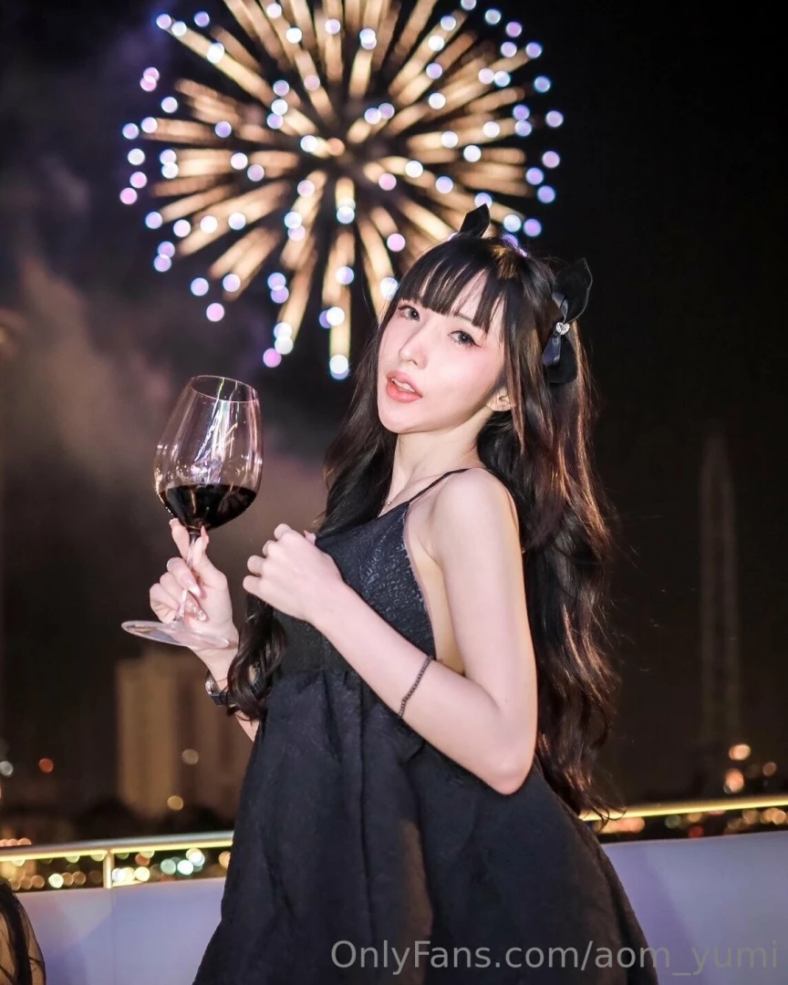 Lonely if someone is with me tonight and sipping wine and dancing with 