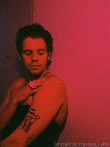 This photo with a touch of red it reminds me of christmas what does it