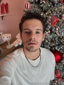 I absolutely love the christmas season it s the time when the city part 1