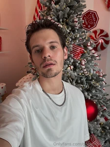 I absolutely love the christmas season it s the time when the city