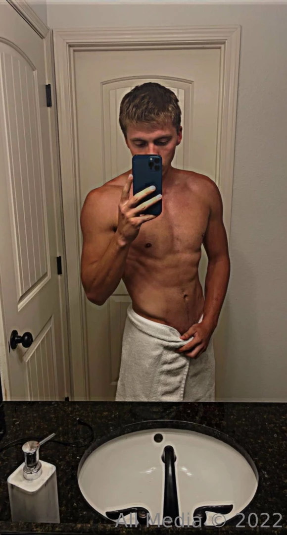 Who s cumming to the shower part 1 