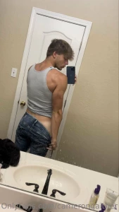 Like what you see lmk the first thing you d do to me in the comments