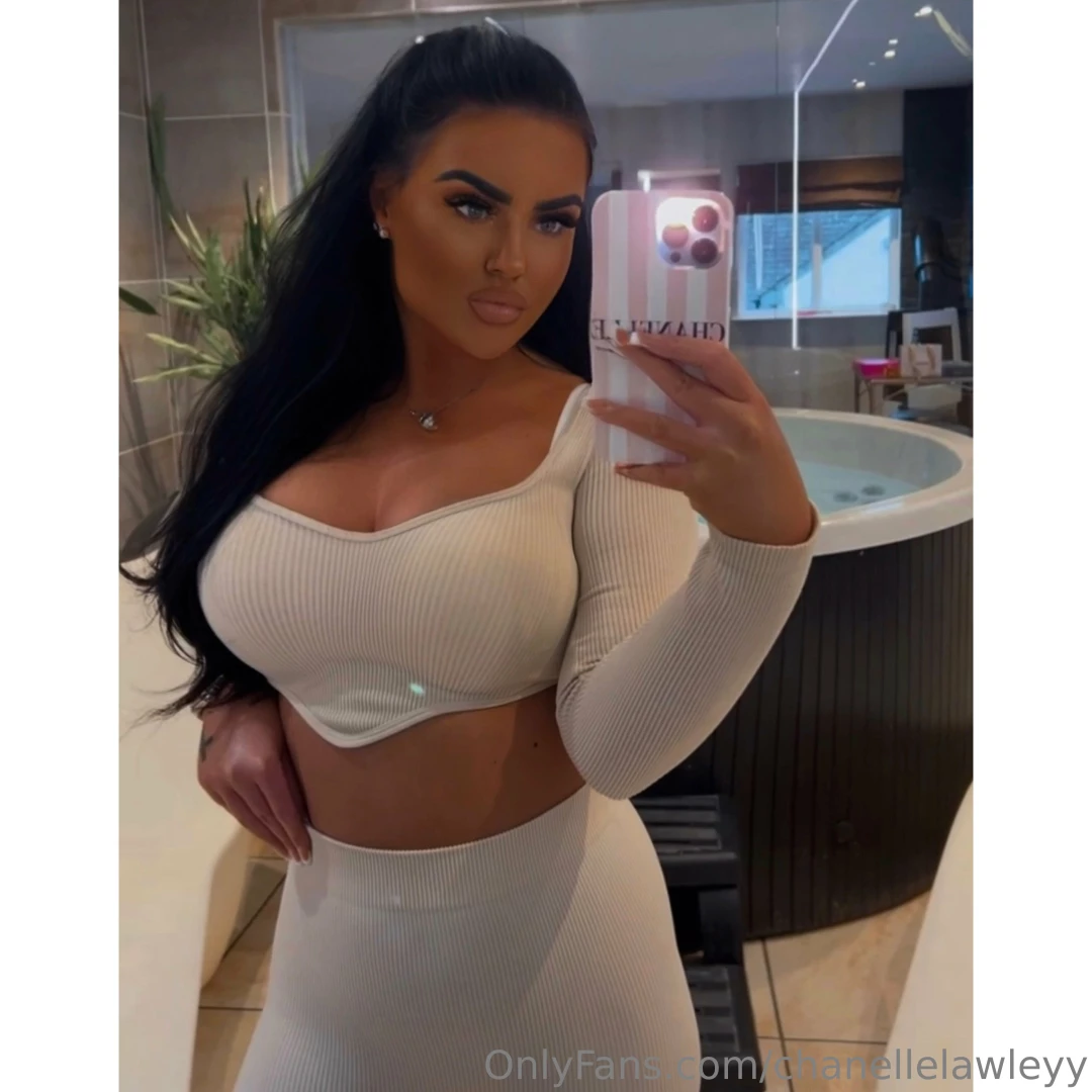 So bored babes x whose gonna entertain me x https onlyfans com 