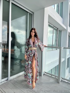 Want to see what s under this robe send me a message and maybe i ll