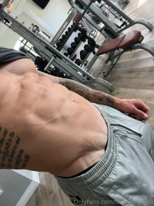 Post workout abs who wants to see my flex my entire body after a long