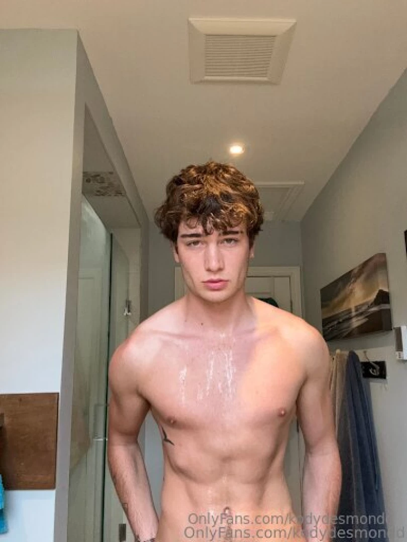 Kinda feelin hot and horny rn who s craving today 