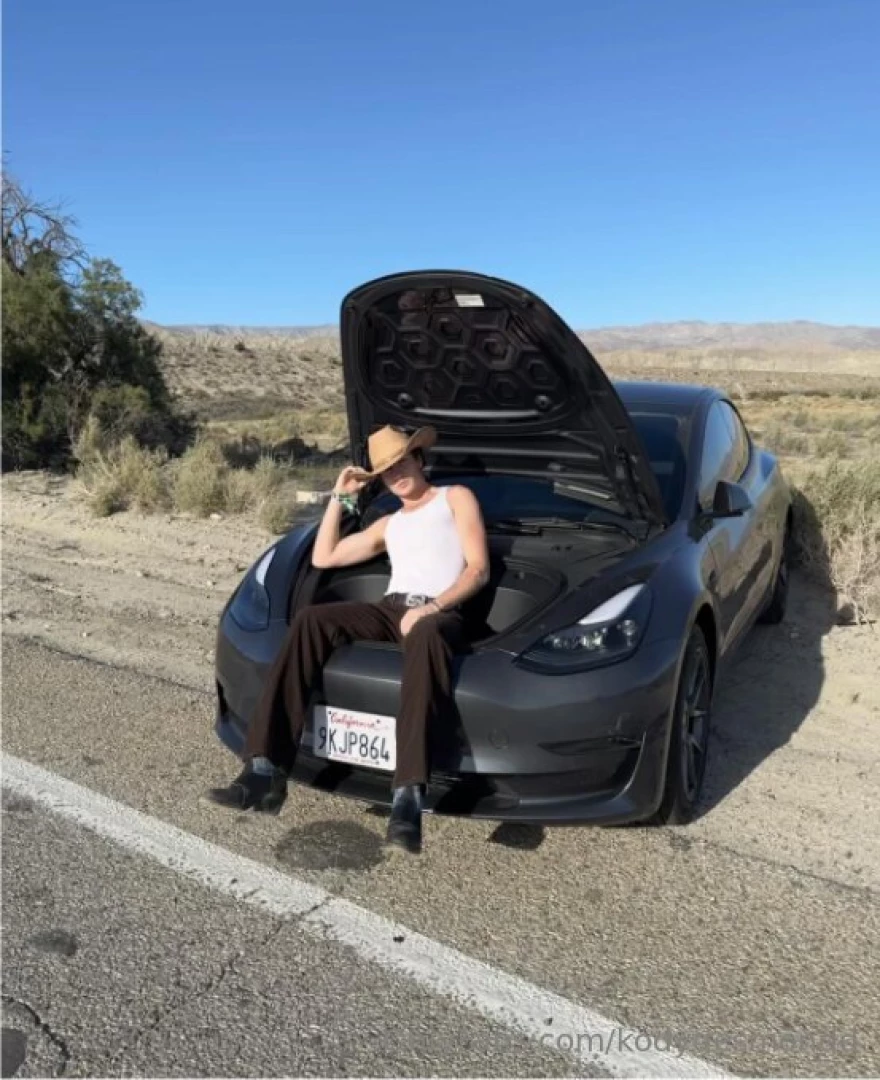 Went on vacation and met one of my loyal fan check your dm to find out 