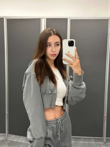 Hot girl iisabella_love this cutie iisabella_love loves to ride a big part 2