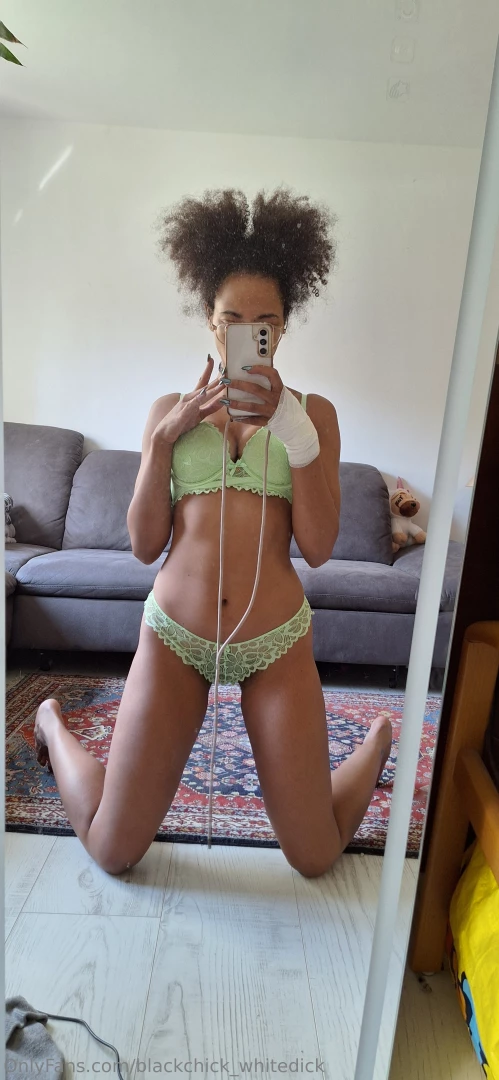 I really love this underwear set the color is pretty and matches my 