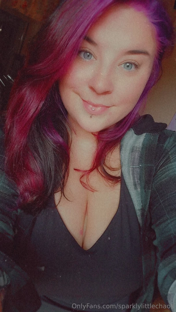 I need to have 4 men all around me and cumming on my face and tits 