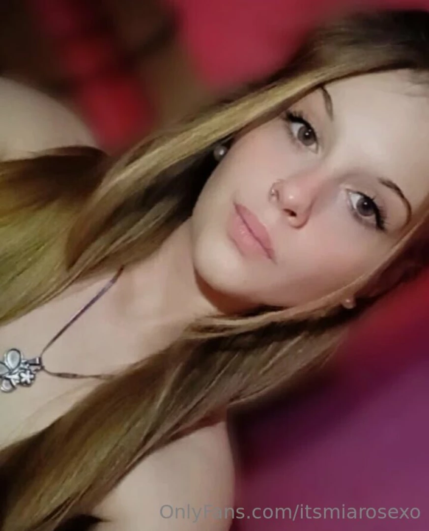 Are into blonde girls or pass 