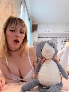 Happy thursday lovelies felt cute here feat my fave plushie part 1