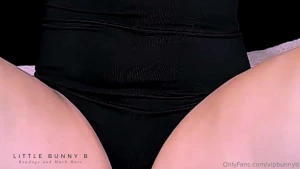 For my hairy pussy lovers a creamy squirty vibing close up