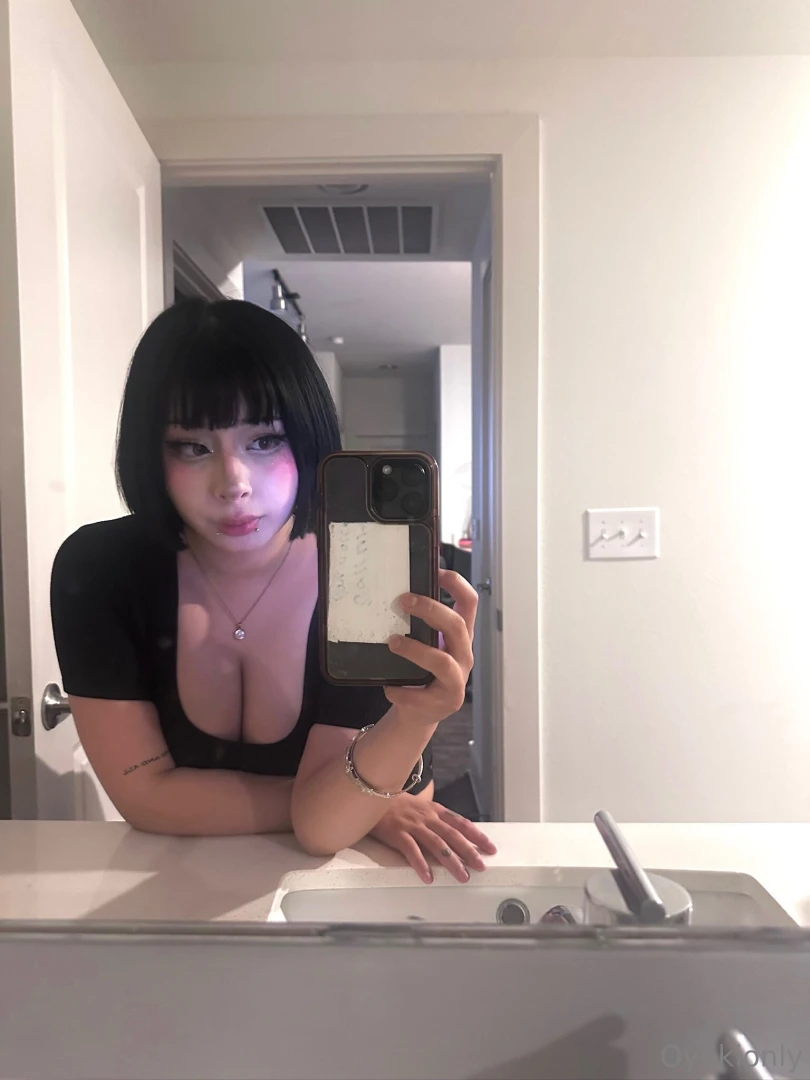 Enjoying what you see don t be shy slide into my dms and let s make 