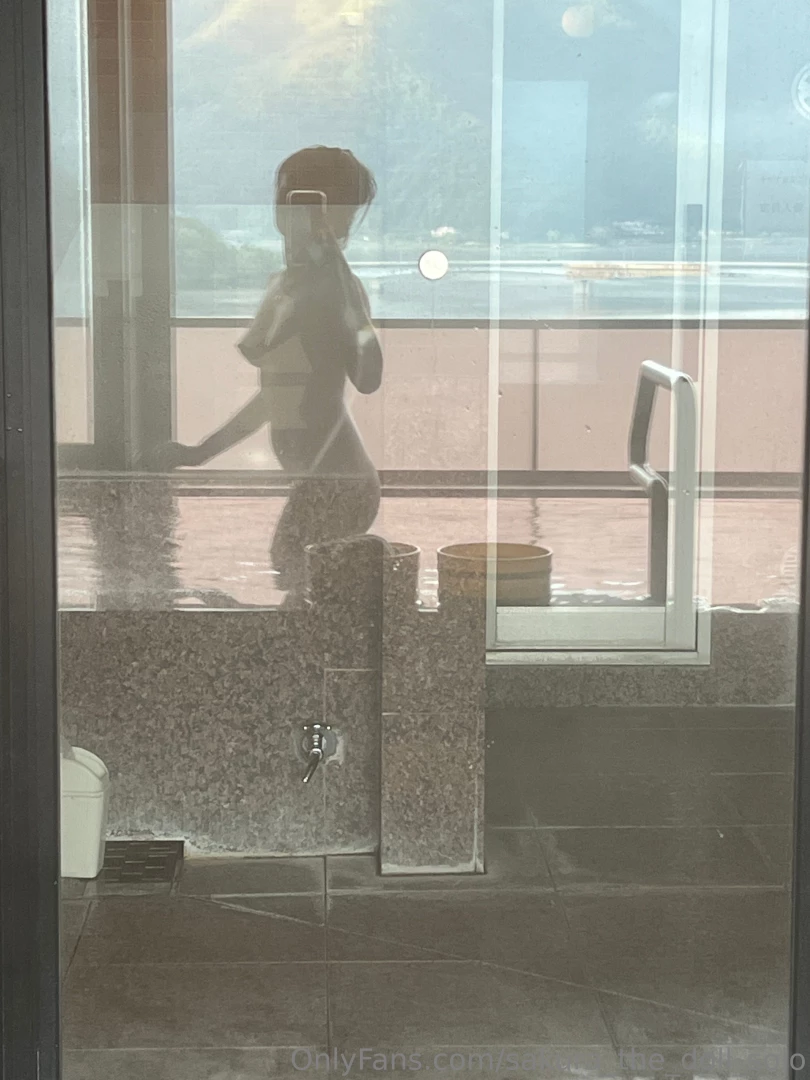 Sakura lore i love ryokans this was an onsen in a ryokan near a lake 