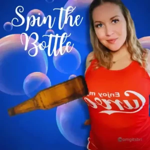 Spin the bottle enjoy my curves and enjoy a treat prizes include butt
