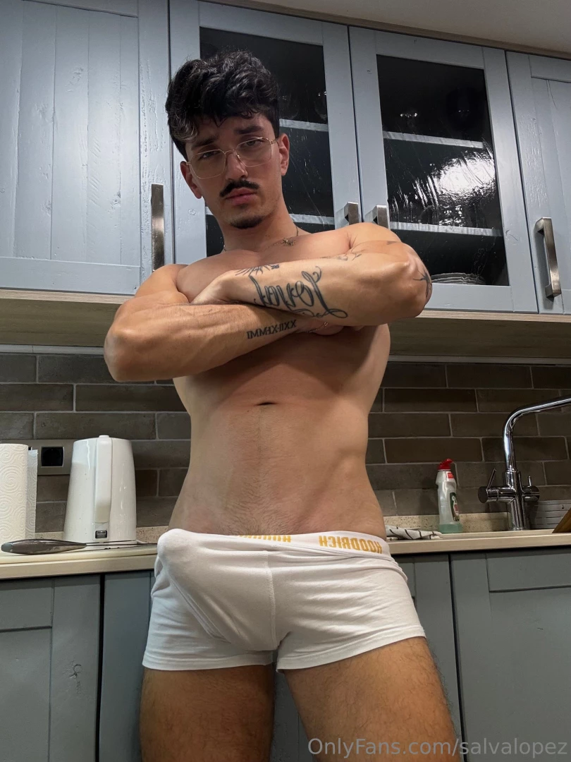 Good morning just me in the kitchen with a boner 