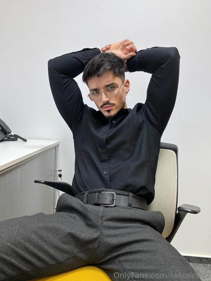 Im in the office this evening comment what you want me to do in here i 