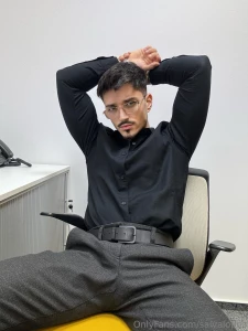 Im in the office this evening comment what you want me to do in here i