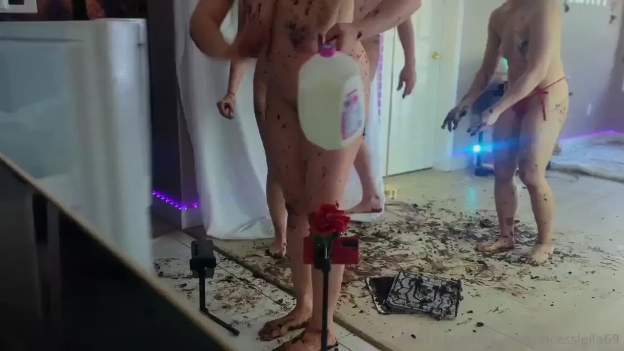 Content party behind the scenes 18 58 min - tip 10 for the full video 