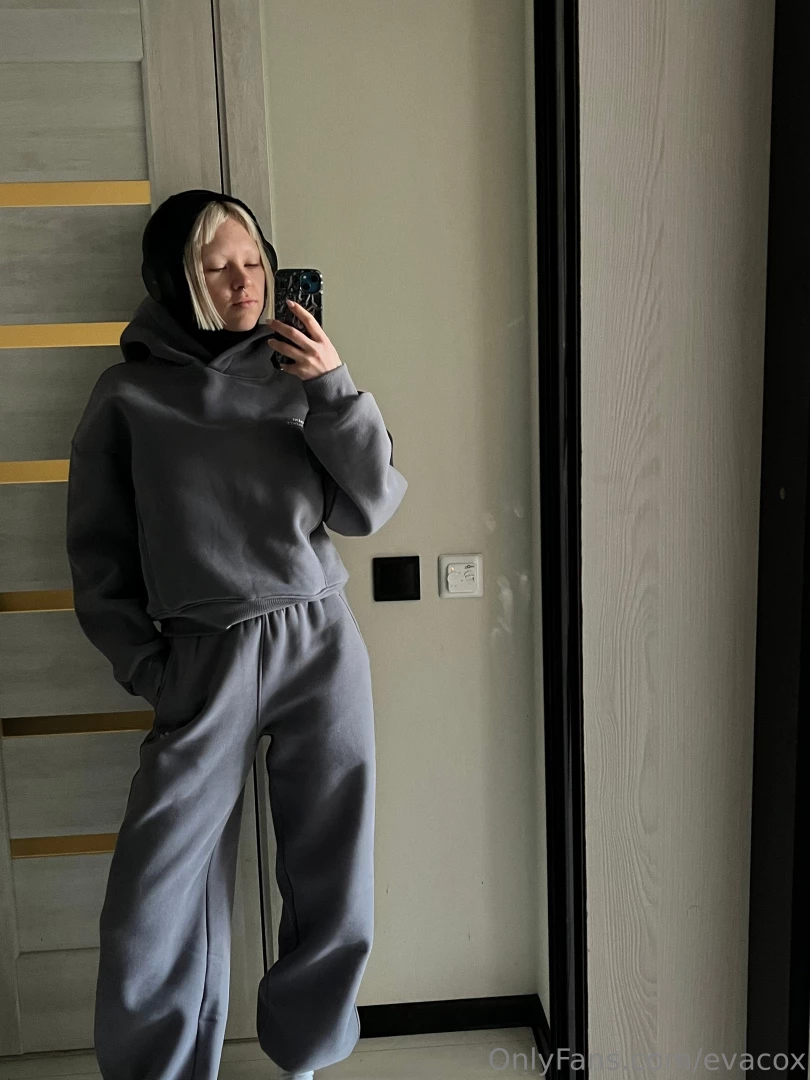 Winter makes me too lazy what is your winter vibe 
